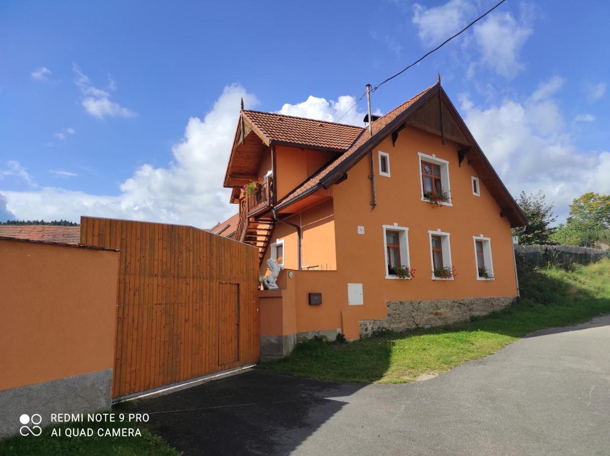Apartman Pod Sribrnou Horou Lhenice Exterior foto